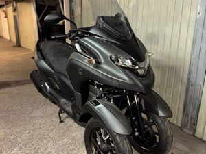 YAMAHA TRICITY 300