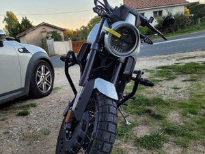 ZONTES SCRAMBLER 125