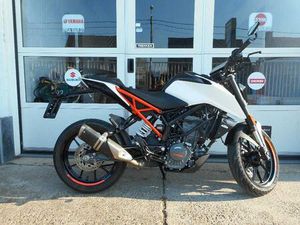 ② KTM 125 DUKE