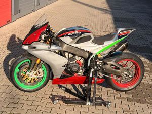 APRILIA RSV4 RF RENNSTRECKE TOP AUFGEBAUTE RENNMASCHINE