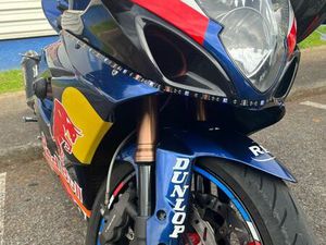À VENDRE 1000 GSXR ANNÉE 2006
