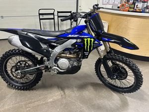 YAMAHA YZ450F 75 TIMMAR, FINT SKICK • 2025