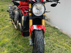 DUCATI MONSTER