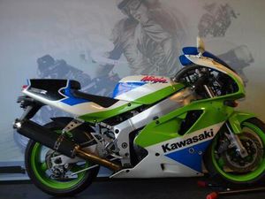 ② OBJET DE COLLECTION KAWASAKI ZXR 750R