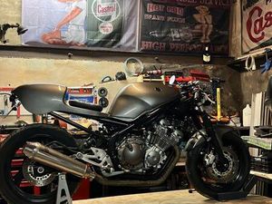 YAMAHA 600 DIVERSION XJ6 CAFE RACER