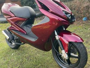 ② YAMAHA AEROX B KLASSE