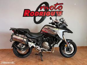 QJ MOTOR SRT 700 - OFERTA 3 MALAS ALUMÍNIO + EQUIPAMENTO