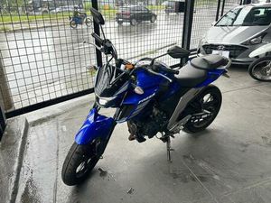 YAMAHA FAZER 250 FZ25 LE CAPITA MARVEL