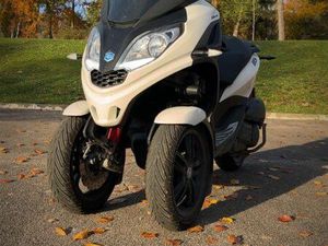 PIAGGIO MP3 300 HPE SPORT