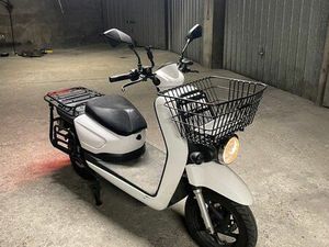 SCOOTER ÉLECTRIQUE PINK UP