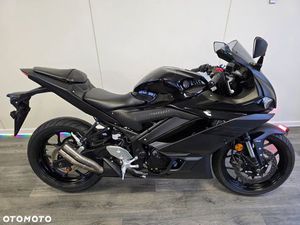 YAMAHA R3