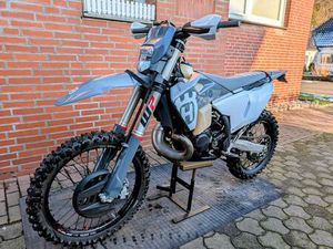 HUSQVARNA TE 300 PRO 1.HD. JUNI/2024 WIE NEU