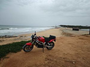 BOM E BARATO ** SUZUKI SV 650 V2 QUARTEIRA