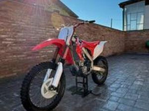 CRF 250 4T