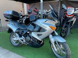 HONDA VARADERO 1000 - 2004 GUARDA LE NS MOTO