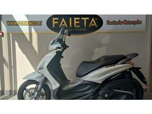 VENDO PIAGGIO BEVERLY 350 SPORTTOURING IE ABS (2011 - 17) USATA A ROMA (CODICE 9928186) - MOTO.IT