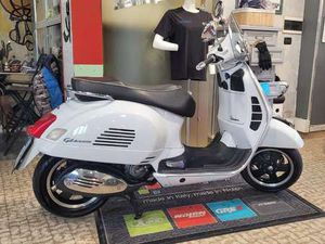 VESPA GTS SUPER 300 BIANCO