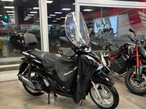 HONDA SH 125 – VERSION TOP BOX