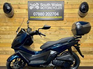KYMCO SKY TOWN 125 CC / BRAND NEW AND UNREGISTERED