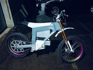 CAKE KALK& A1 SÄHKÖENDURO