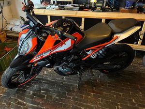 KTM DUKE 125