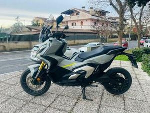 HONDA X-ADV 750 TUTTO INCLUSO ANCHE PASSAGGIO!