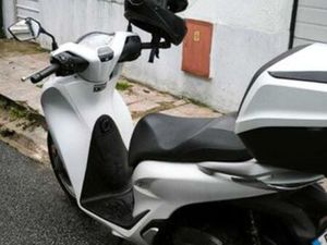 HONDA SH125 DE 2023 - COMO NOVA MATOSINHOS E LEÇA DA PALMEIRA