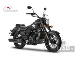 UM MOTORCYCLES RENEGADE COMMANDO 125