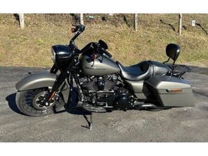 HARLEY-DAVIDSON ROAD KING SPECIAL