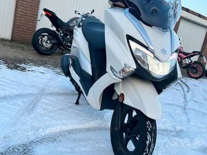 SUZUKI BURGMAN STREET 125 SCHECKHEFT GEPFLEGT