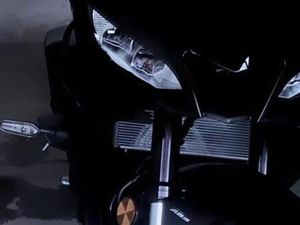 NEUZUSTAND YAMAHA R3 -TIEFERGELEGT,QUICKSHIFT