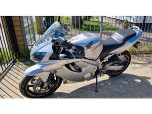TOP GEPFLEGTE HONDA CBR 600 PC35