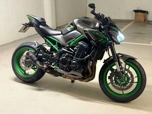 KAWASAKI Z900