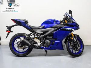 2025 YAMAHA YZF-R3 DEMO