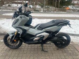 JACKY,S GARAGE HONDA X-ADV 750 MIT SC AUSPUFF