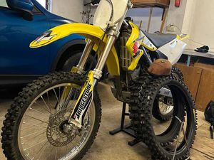 SUZUKI RM-Z 250 4 TAKT 2004
