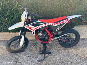 MOTO BETA TRACK ROUGE