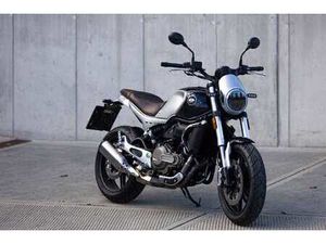 QJ MOTOR SRV 550, ZÁRUKA 3 ROKY, Ř.P. A2, ABS, STYLOVÝ STROJ