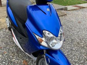 ② YAMAHA JOG R A KLASSE