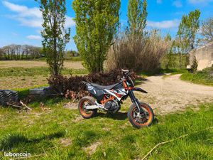 KTM 690 SMCR