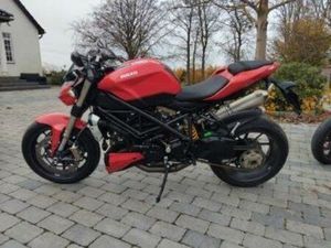 ② DUCATI STREETFIGHTER 1100