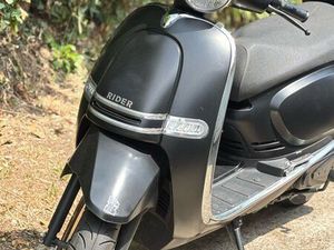 SCOOTER ÉLECTRIQUE 50 CC