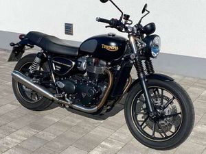 TRIUMPH STREET TWIN