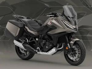 ② HONDA NT1100 (‘25)