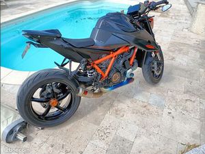 KTM 1290 SUPER DUKE R