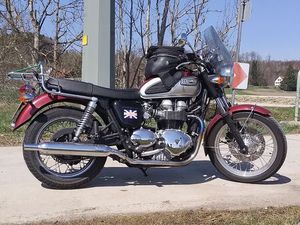 TRIUMPH BONNEVILLE