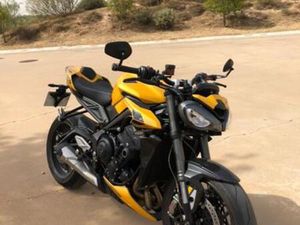 TRIUMPH - STREET TRIPLE RS 2025