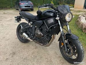 YAMAHA XSR 700 FULL BLACK
