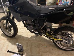 125 HUSQVARNA HOMOLOGUÉ SUPER MOTARD