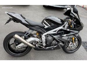 TRIUMPH 765 DAYTONA MOTO2